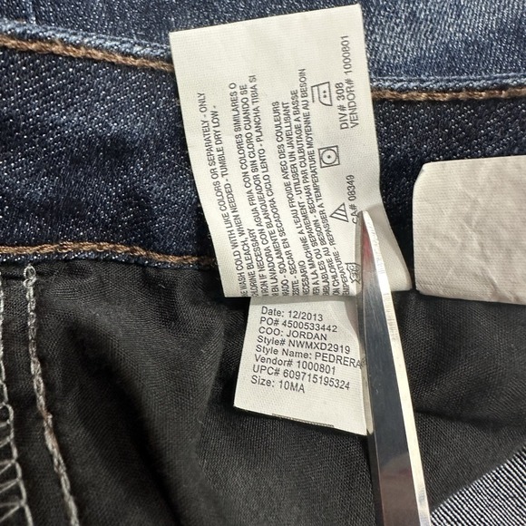 Nine West Jean Blue Denim Cuffed Shorts Whiskered Medium Wash Stretch Womens 10 - Picture 8 of 9